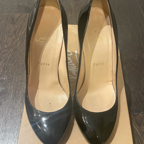 Christian Louboutin Black Patent leather round toe pumps size 37.5 woman - Picture 2 of 7